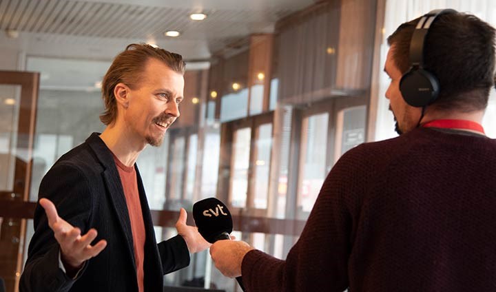 Paul Svensson intervjuad av tv