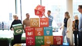 FN:s globala mål för hållbar utveckling ligger till grund för arbetet inom Social Impact Lab. I år består gruppen av sju forskare: Susann Arnell, Darun Jaf, Erik Höglund, Lisa Rådman, Ute Walter, Dag Balkmar och Anne-Charlott Callerstig (inte med på bilden).