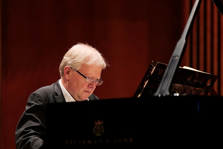 Mats Jansson vid pianot