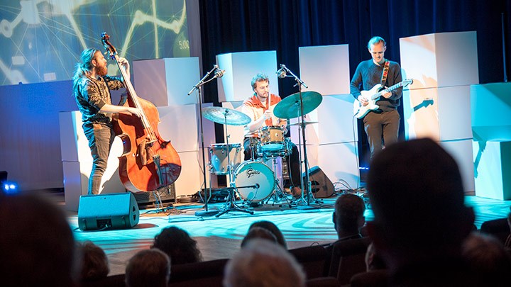 Jazzbandet, HS3, stod för musikunderhållningen i konsertsalen.