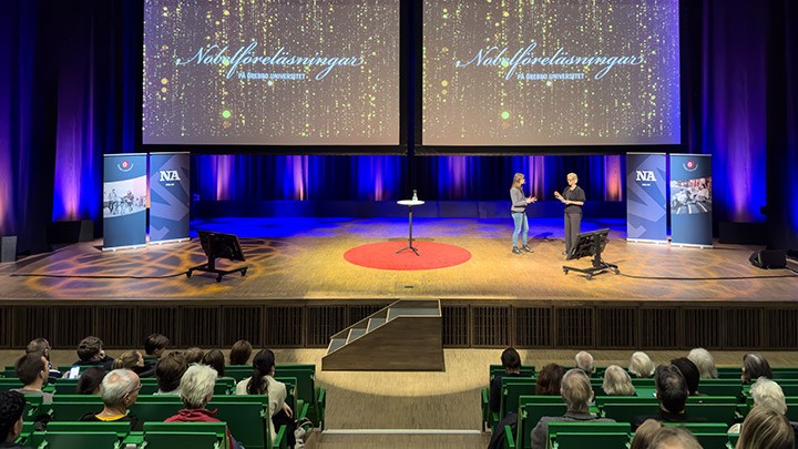 Nobelföreläsningar i Aula Nova. 