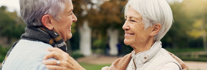 Bild på två kvinnor