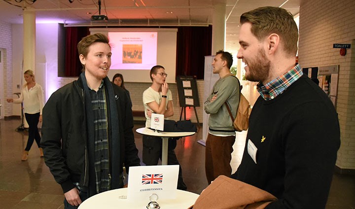 Viktor Lundberg och Richard Forsman samtalar