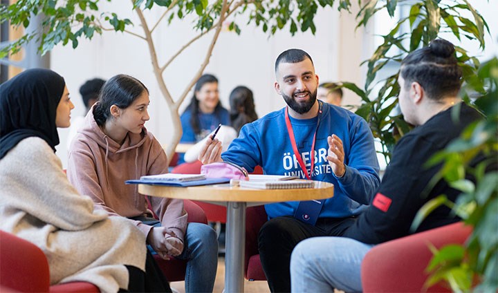 Elever och studentambassadörer från Linje 14