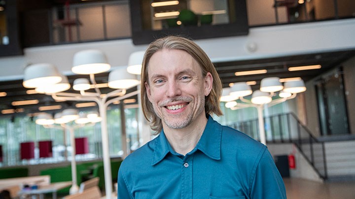 Erik Witte fick idén under arbetet med sin doktorsavhandling, och har sedan bland annat deltagit i innovationsmiljön Social Impact Lab vid Örebro universitet.
