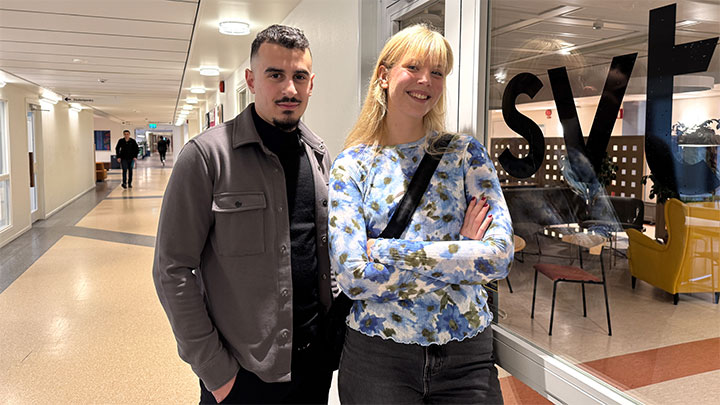 TV-reportrarna Mohammad Mohammad och Frida Lindhe.