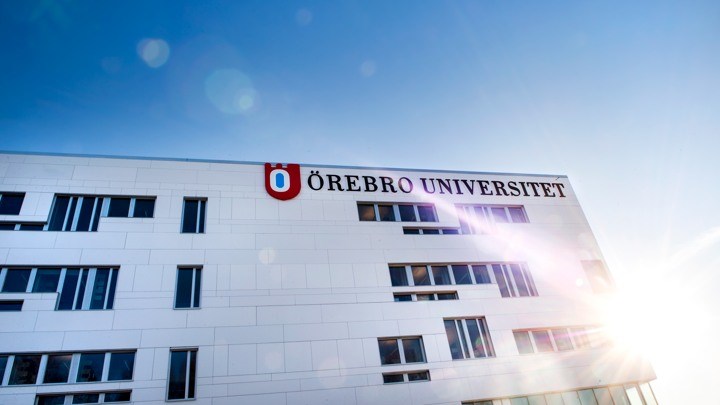 En byggnad vid Örebro universitet.