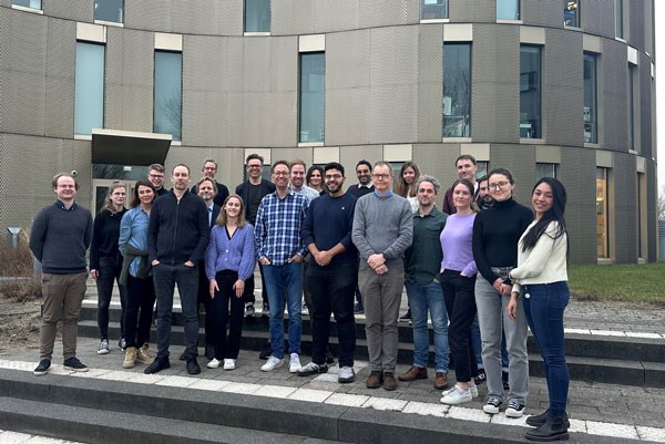 Photo of IBD researchers in a meeting in Kiel