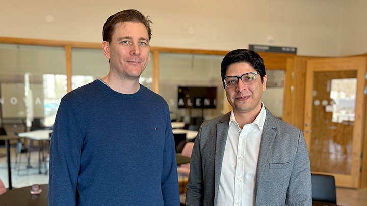 Martin Längkvist and Hadi Banaee in a classroom