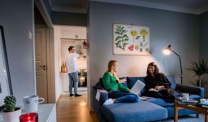 Tre studenter i en lägenhet