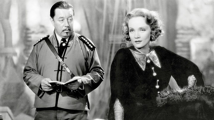 Warner Oland och Marlene Dietrich i Shanghai Express (1932)