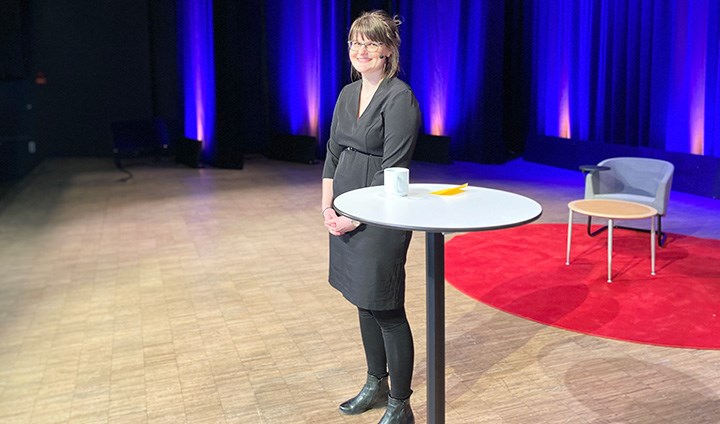 Lisa Spang på scenen i Aula Nova.