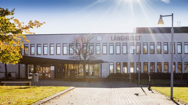 Byggnaden Långhuset på Campus Almby
