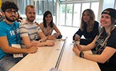 Saher Gabriel and Henrik Classon are student buddies to the exchange students. Here they are introducing Andrea Antiqueira, Isotta Brunetti and Maria Backman to Sweden with a card game.