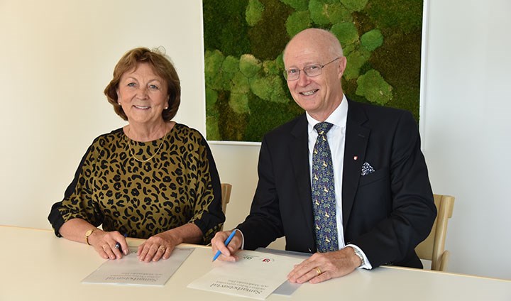 Kerstin Lindberg Göransson, vd för Akademiska Hus och rektor Johan Schnürer.