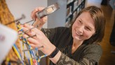 Carolina Smith spikar sin avhandling om multisjuklighet hos personer med KOL. Hennes forskning visar att vissa sjukdomskombinationer är kopplade till större hälsorisker än väntat.