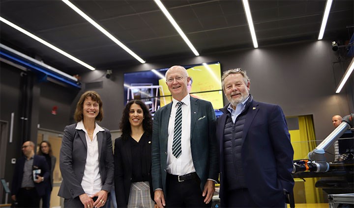 Sara Mazur, Amy Loutfi, Johan Schnürer and Peter Wallenberg Jr during their visit to Örebro University.