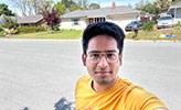 Ravi Chadalavada på plats framför HP-garaget i Palo Alto. Där grundades företaget Hewlett-Packard (HP) och platsen brukar också räknas som hela Silicon Valleys födelseplats.