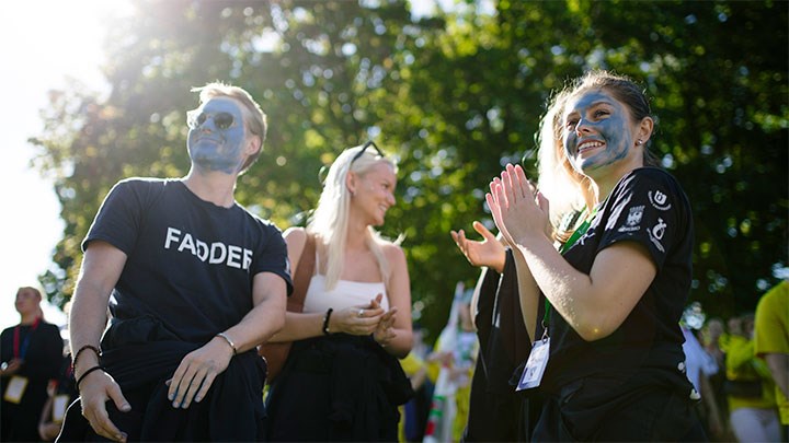 Studenter tävlar under Örebrodagen.