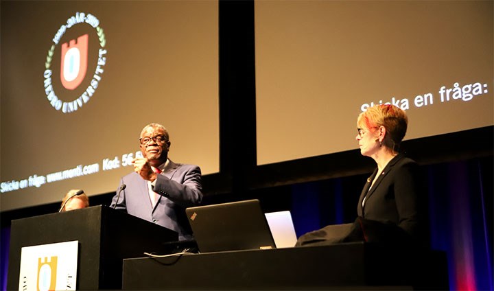 Denis Muwege i samtal med Agneta Blom