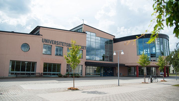 Photo of the Main Library building