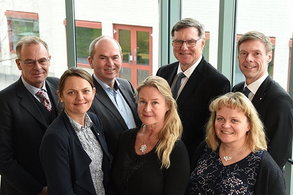 Jens Bleiel, Jan Sikkema, Anders Kaspersson, Robert Brummer. Främre raden: Lavinia Gunnarsson, forskningskoordinator Mat och hälsa, Berit Heitmann och Kati Katina.