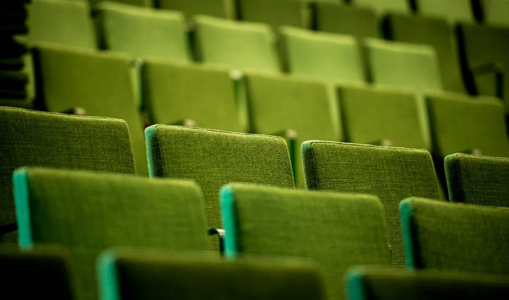 Empty seats in Aula Nova.