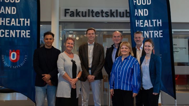 Delar av International Advisory Board på plats i Örebro för Food & Health Centres årliga möte. I bild från höger Victor Castro Alves, Berit Heitmann, Robert Brummer, Jan Sikkema, Kati Katina, Johnny Karlsson, Julia Rodhe. Saknas i bild gör Jacob Ehnfors somt även Anders Kaspersson och Jens Bleiel som deltog digitalt