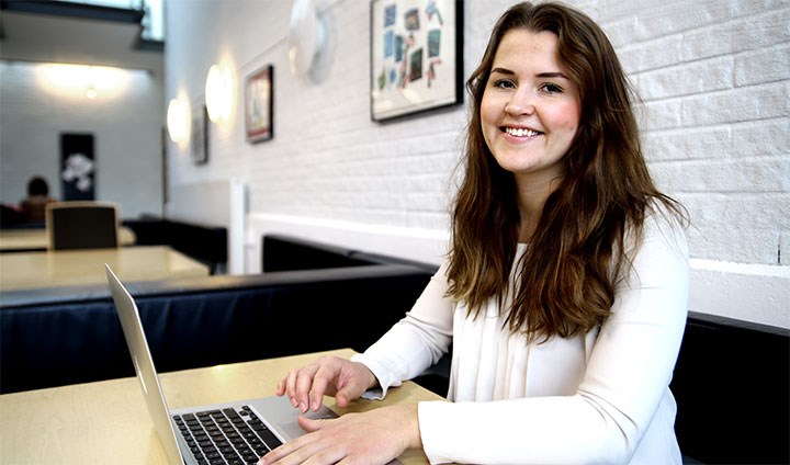 Det ska märkas för studenterna att Örebro universitet firar 20 år som universitet. Det lovar Amanda Granell, studenternas egen representant i jubileumsteamet.