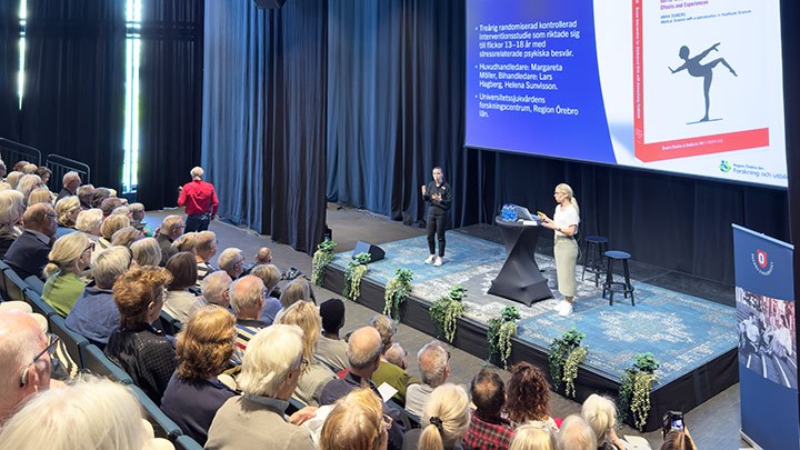 Anna Duberg på scenen.