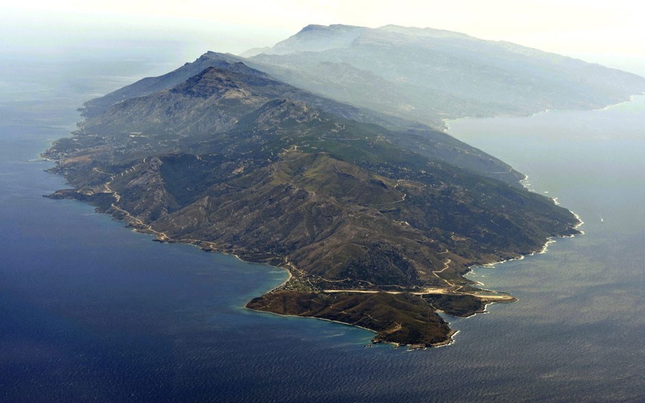 Ön Ikaria tagen från luften.