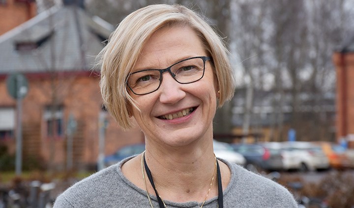 Porträttbild av Elina Mäki-Torkko. Foto: Örebro universitet.