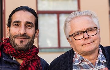 Mohamad Alsirrieh, studerande på Snabbspåret, och Ola Åkerlund, musiklärare på Karolinska gymnasiet.