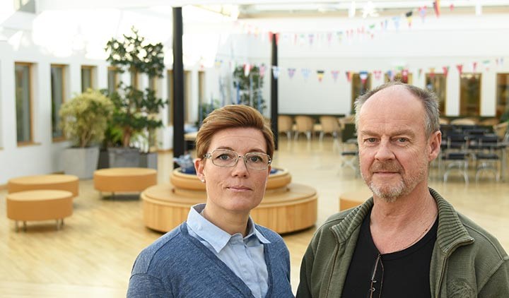 Åsa Källström och Anders Bruhn vid ett bord