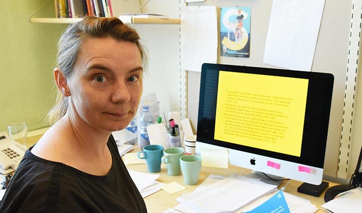 Sofia Strid på sitt arbetsrum