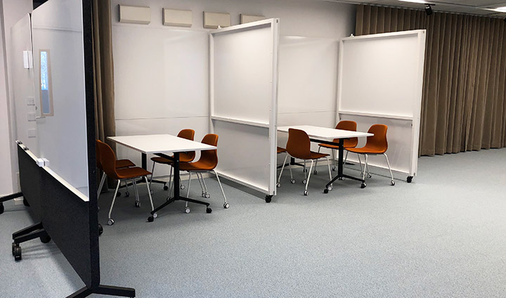 Learning Lab kan man lära om hur rum, pedagogik och teknik kan användas i undervisningen. Learning Lab finns i pedagogiska flygeln i Långhuset plan 1.