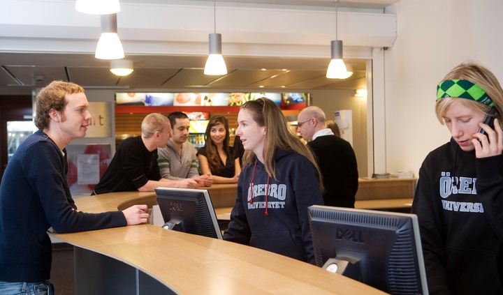 Studenter får hjälp i Studentcentrum