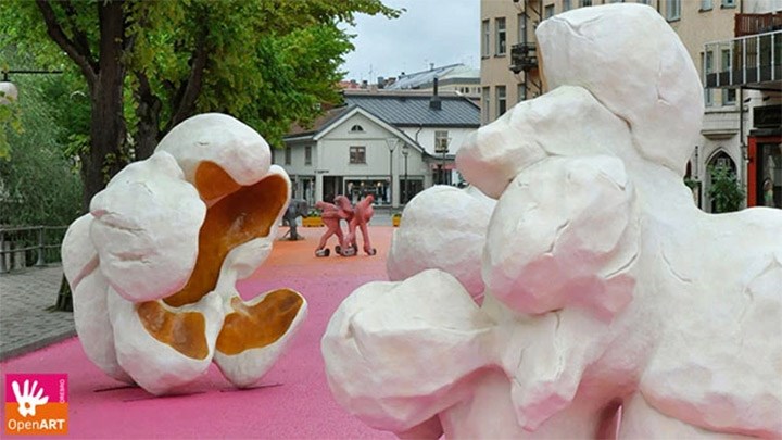 Bild på ett konstverk med pop corn från Open Art 2015