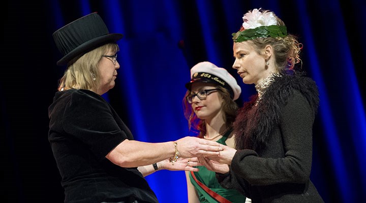 Linn Fernström receiving her donorary degree at the Academic ceremony 2016.